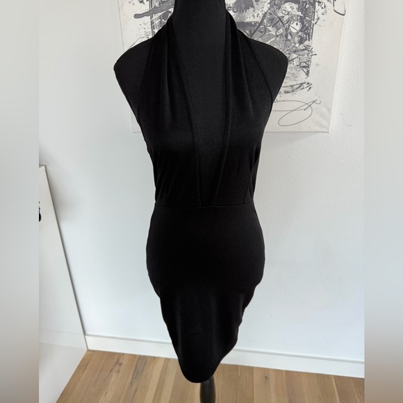 NWT Pretty Little Thing Elegant Black Halter Sleeveless Bodycon Party Dress - Picture 1 of 5